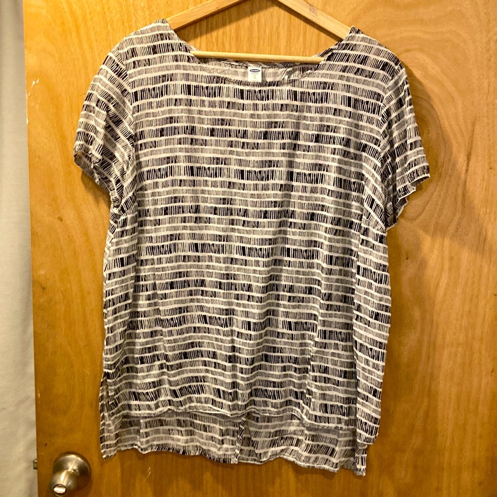 Old Navy open back, airy blouse